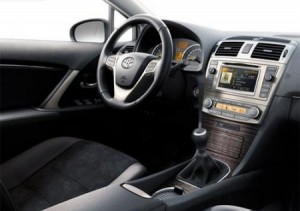 Технический обзор автомашины Toyota Avensis